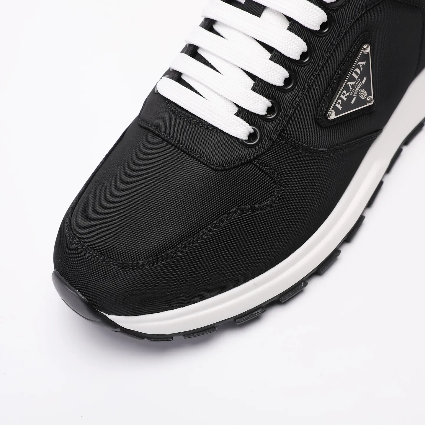 Batch 580 [PRADA] Men's shoes are popular in the counter, official website synchronization, high-quality shipments. Fabric: original cowhide with snakeskin. Lining: cowhide feet + cowhide lining. Outsole: original TPU + foam. Size: 38-46